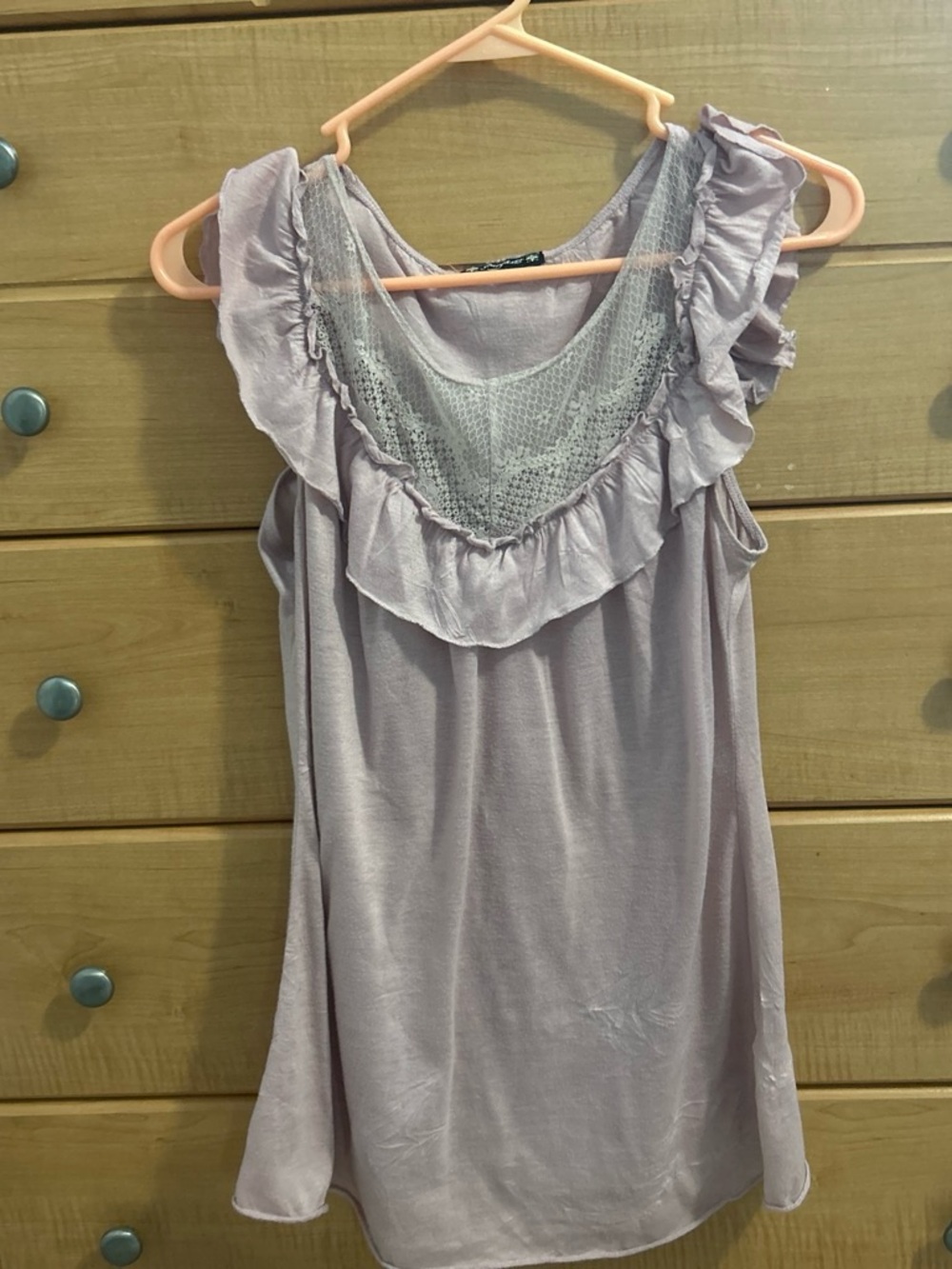 Sleeveless Lace Yoke Ruffle Camisole in Lavender